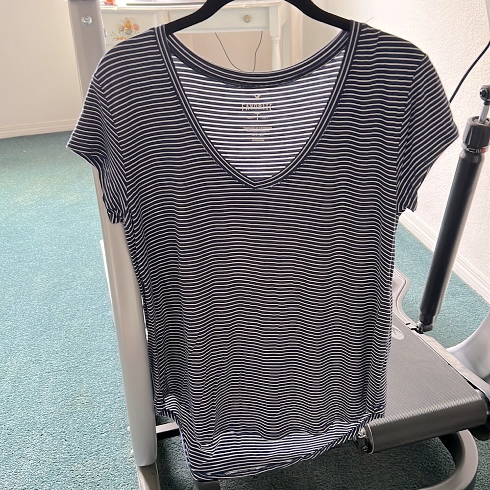 American Eagle blue & white striped t-shirt in Small